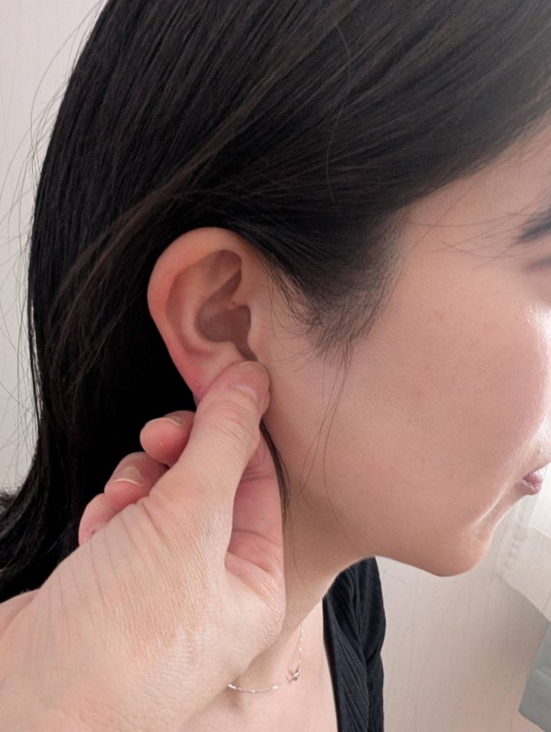 耳のリフレを行っています